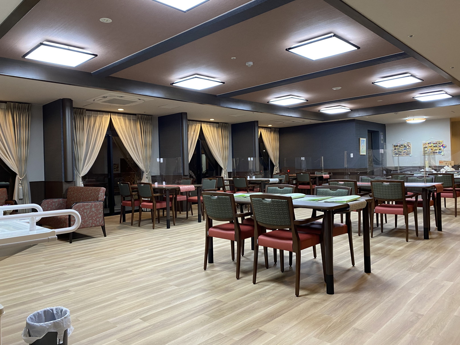 ④リビング・ダイニング